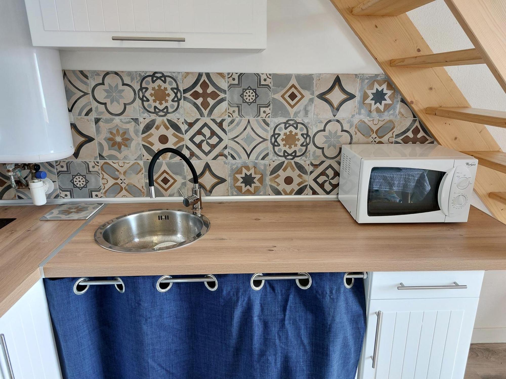 Appartement Rénové Avec Terrasse Vue Mer, Parking Et Wifi Gratuit *